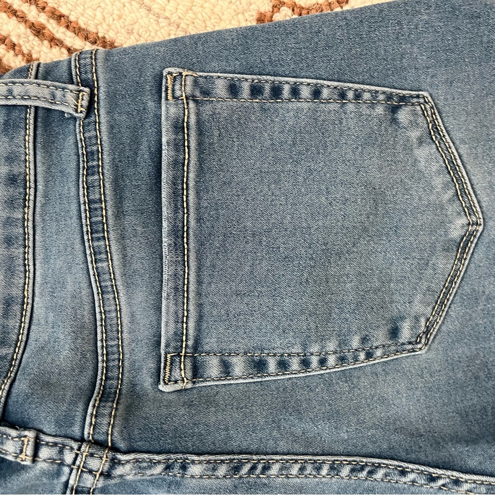 Vervet Women's Wide Leg Jeans in Classic Blue, Midrise, Raw Hem - Picture 7 of 8